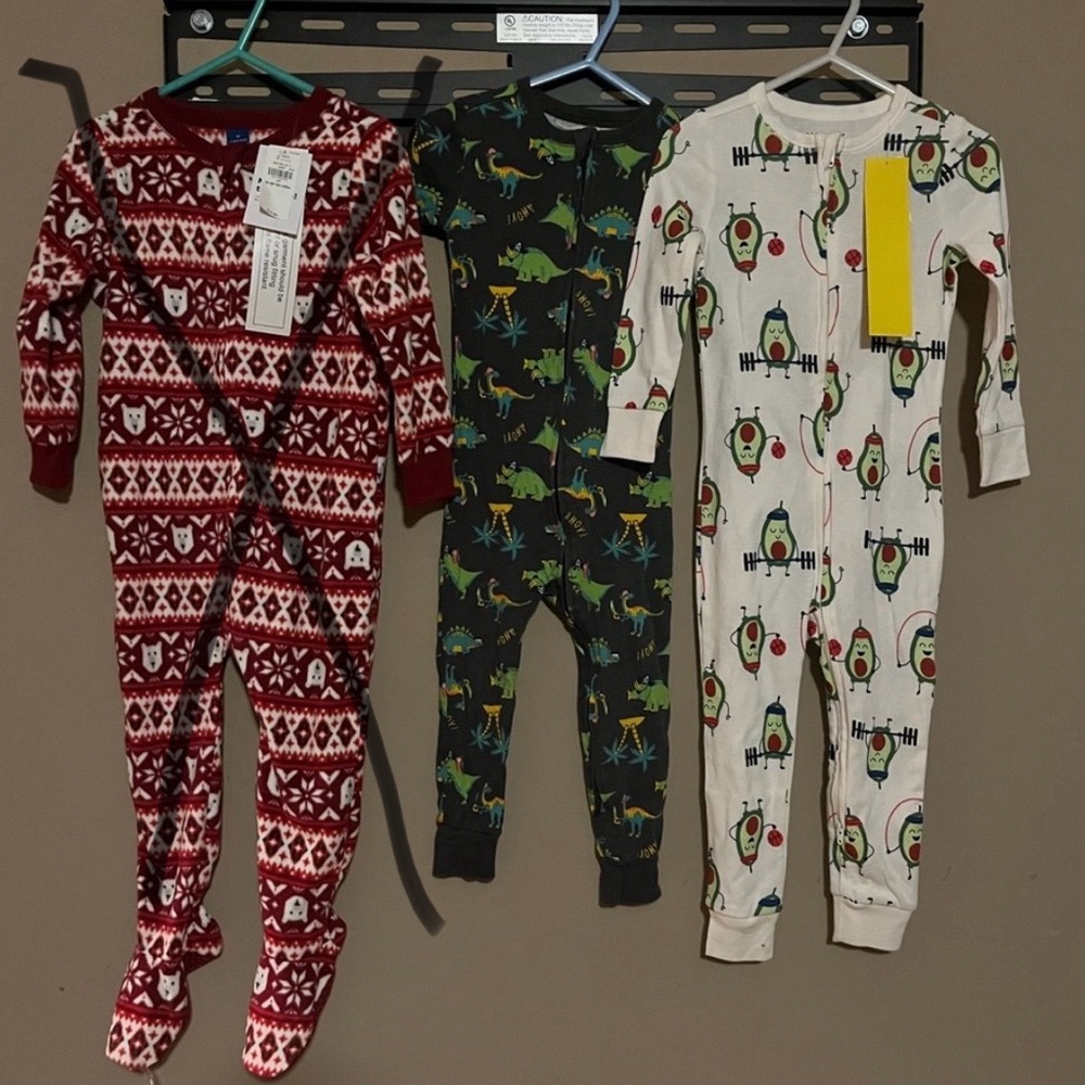 2T old navy pjs